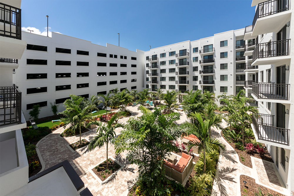 imgi_137_500-Ocean-Ext-Courtyard-6